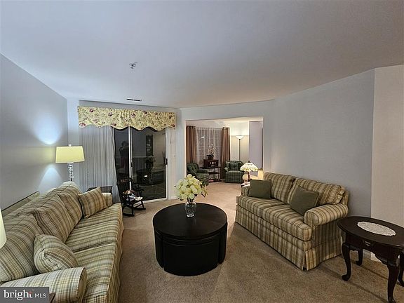 3rd image of 1702 Rich Way Unit 3D