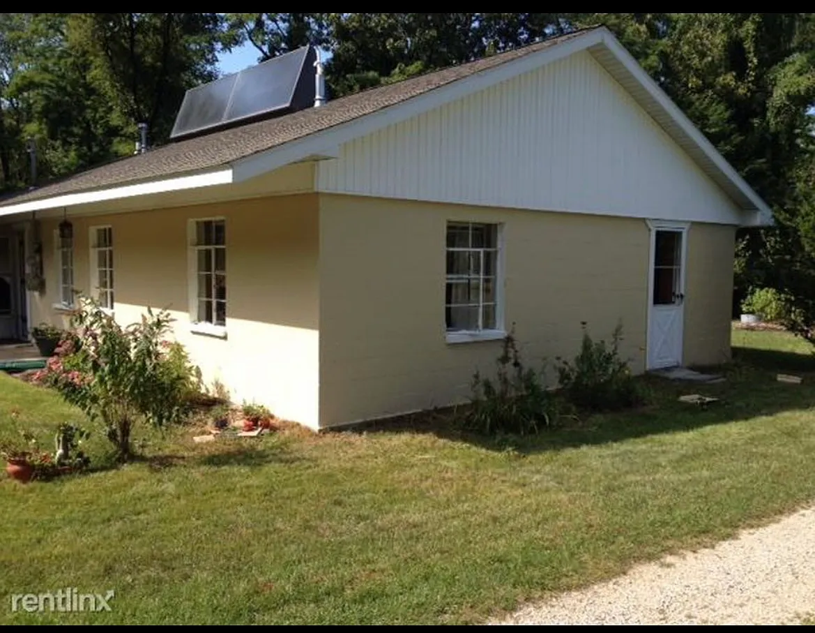 1731 Seminole Rd photo 1