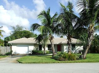 98 NW 6th Ct, Boca Raton, FL 33432
