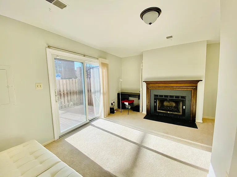 940 S Rolfe St — Photo 3