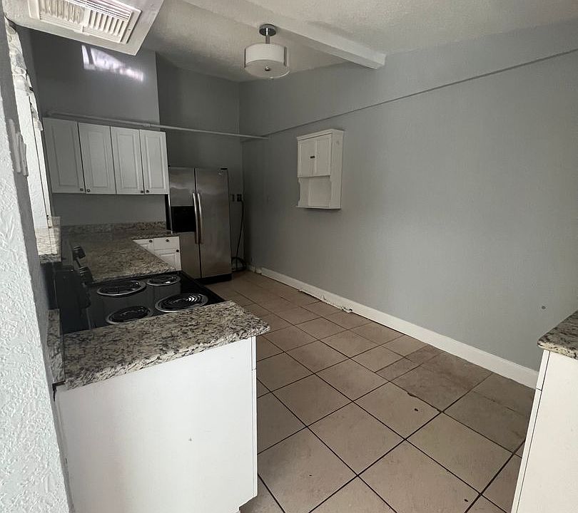1st image of 700 1st St N #7