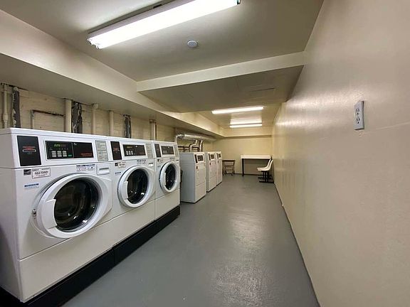 3rd image of 220 E 29th St #4EE