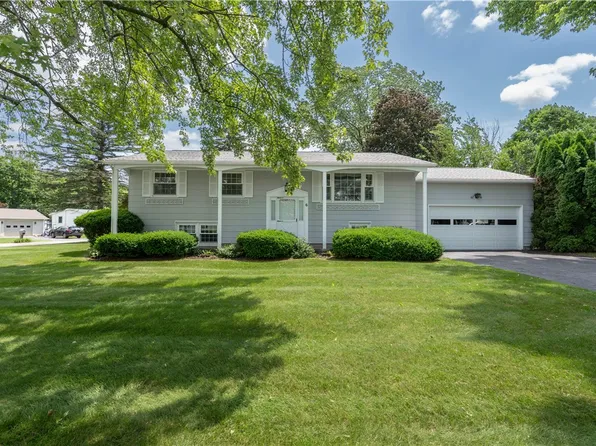 6 Meadowbrook Ter, Dansville, NY 14437