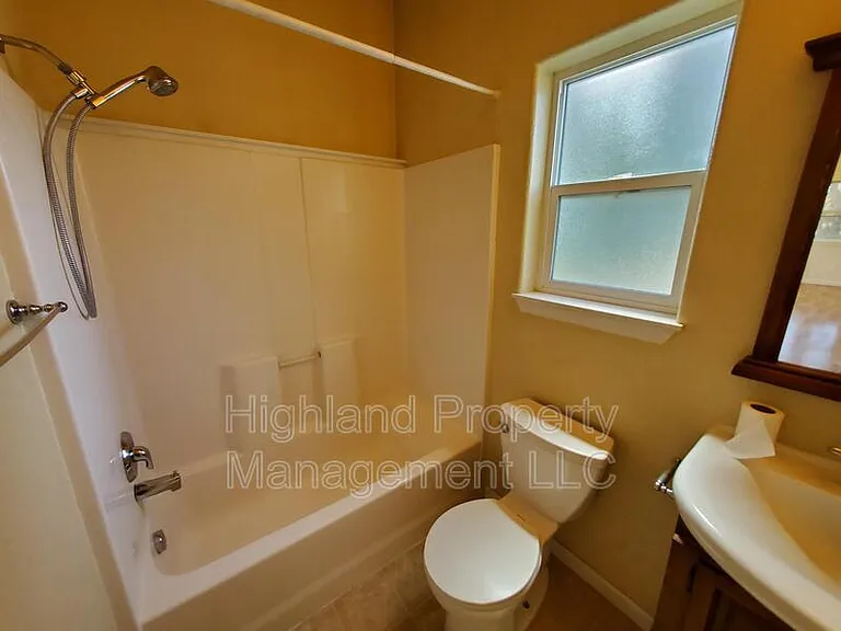 1247 NE Williams St — Photo 11