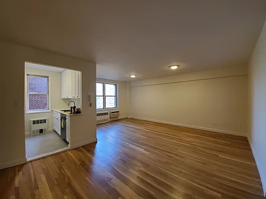 Rented by NYC Realty Brokers LLC | media 23