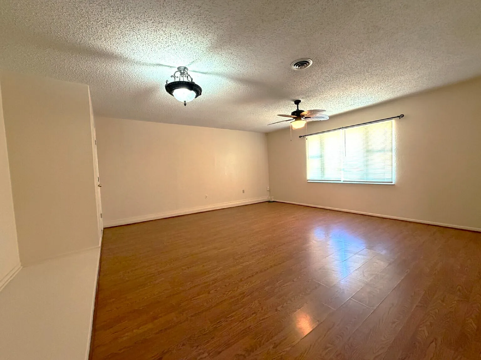 4 bed, 2.0 bath, 1675 sqft, $1,700 — Photo 4