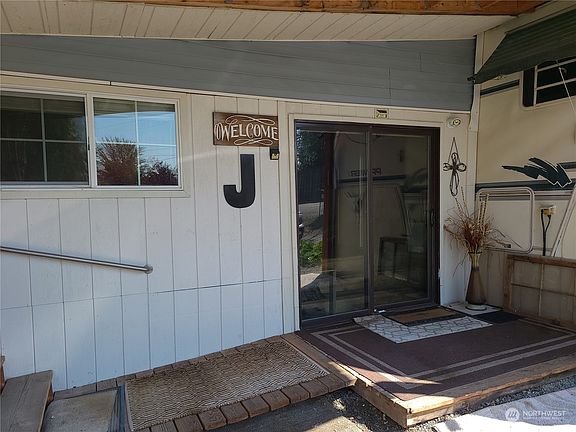 3rd image of 2134 Burton Avenue