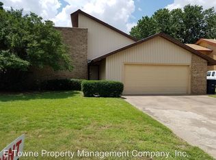 2622 Wagon Trl, Enid, OK 73703