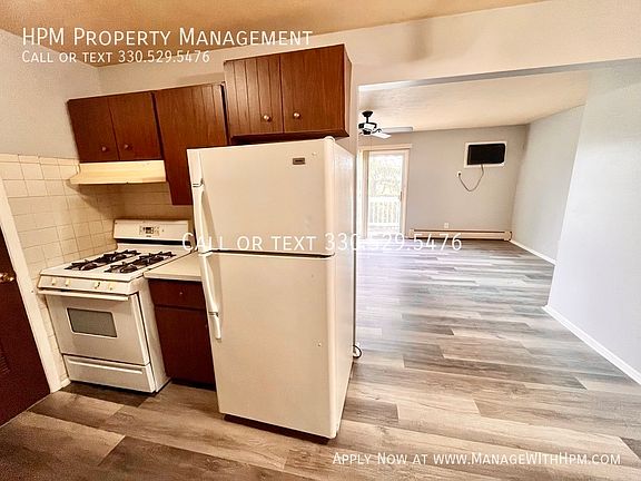 3rd image of 1299 Old Eagle Dr APT 12