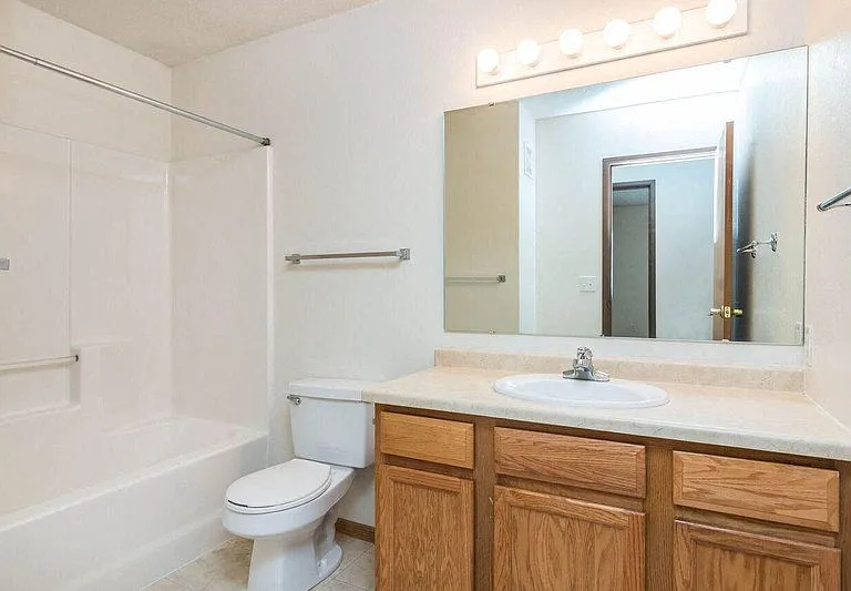 Fargo, ND Foxtail Townhomes | Bathroom