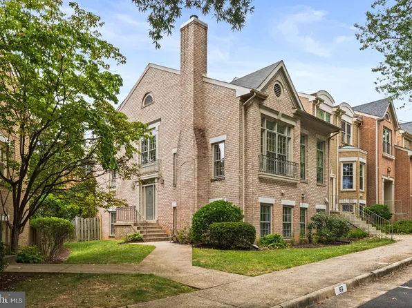 2271 Kings Garden Way, Falls Church, VA 22043