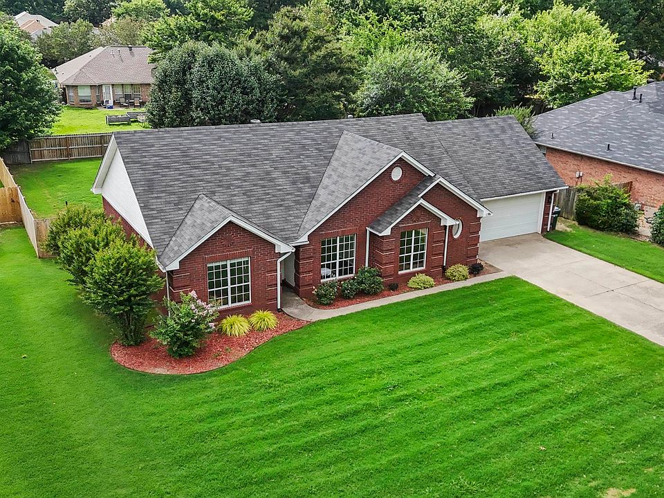 1st image of 2125 Maplewood Dr
