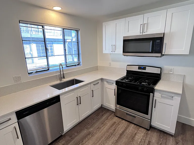 15-33 N Longfellow Ave #19 — Photo 6
