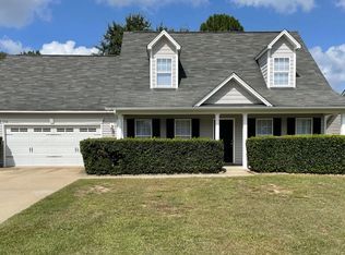 5234 Woodpecker Dr, Hope Mills, NC 28348