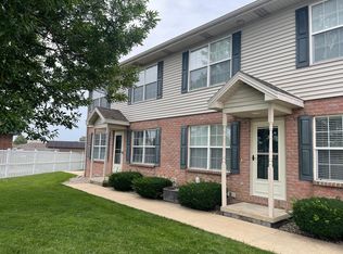 762 Hampton Ct APT 4, Bourbonnais, IL 60914