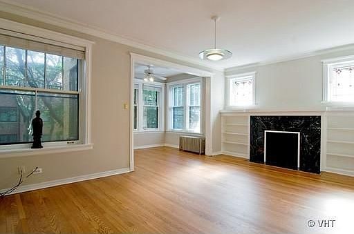 3rd image of 1404 W Elmdale Ave