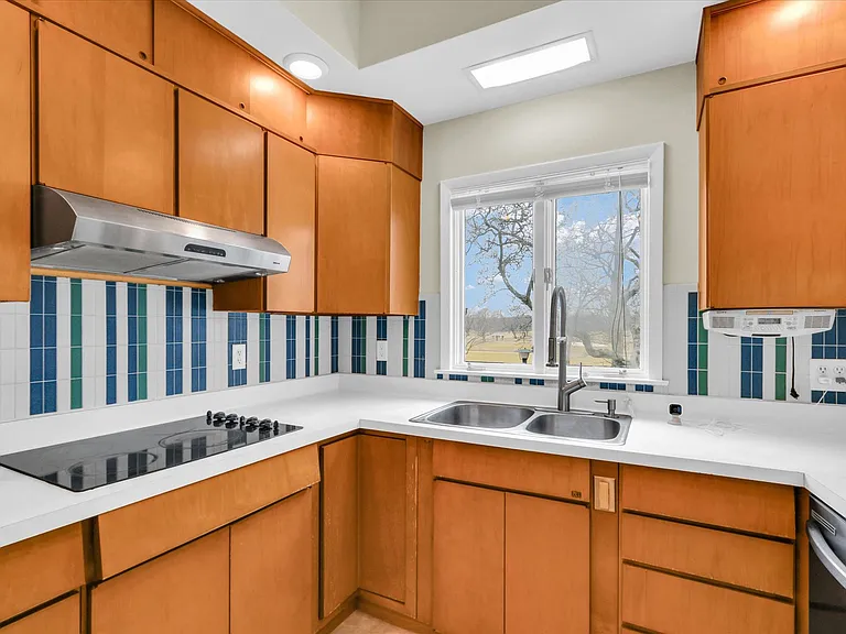 1803 Golfview Dr — Photo 17