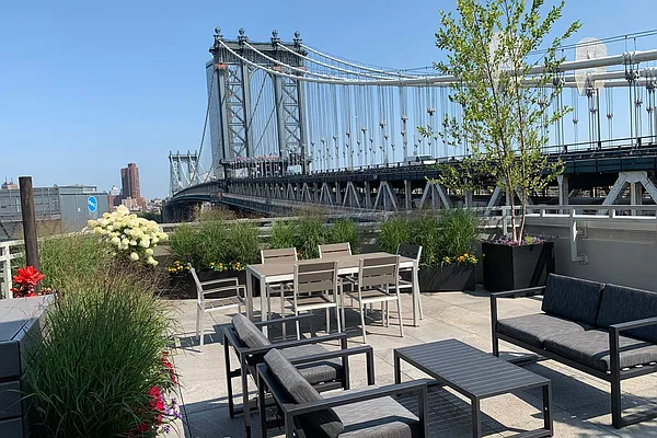 Rented by Sotheby's International Realty | media 27