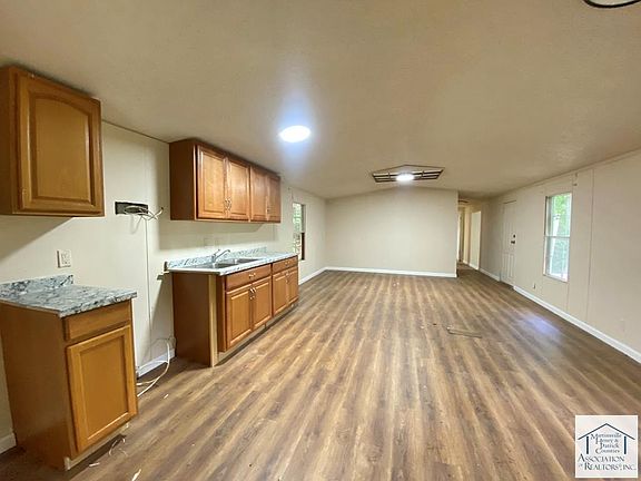 3rd image of 1088 Peters Creek Dr