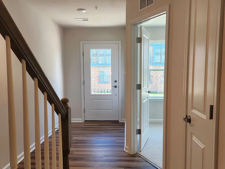 5929 Northwest Dr — Photo 32