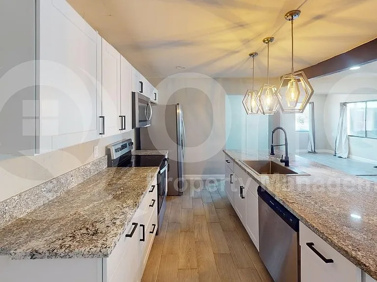 2714 E 21st St #A — Photo 4