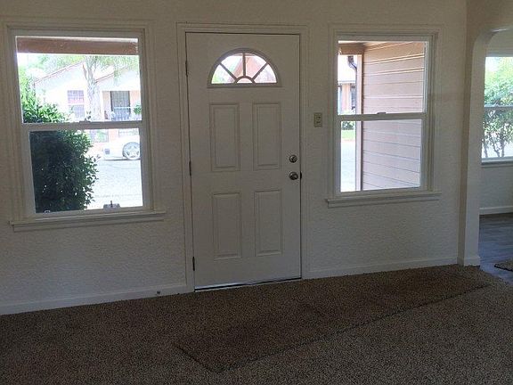 3rd image of 2047 W Connelly Ave