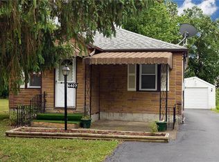 6407 Woodside Pl, Niagara Falls, NY 14304