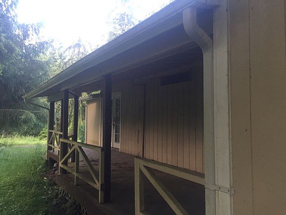 3rd image of 18113 Elkhorn Blvd E