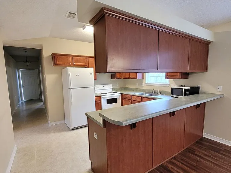 7802 Heirloom Dr — Photo 10