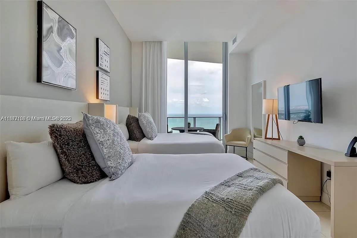 4111 South Ocean Drive Co — Photo 4