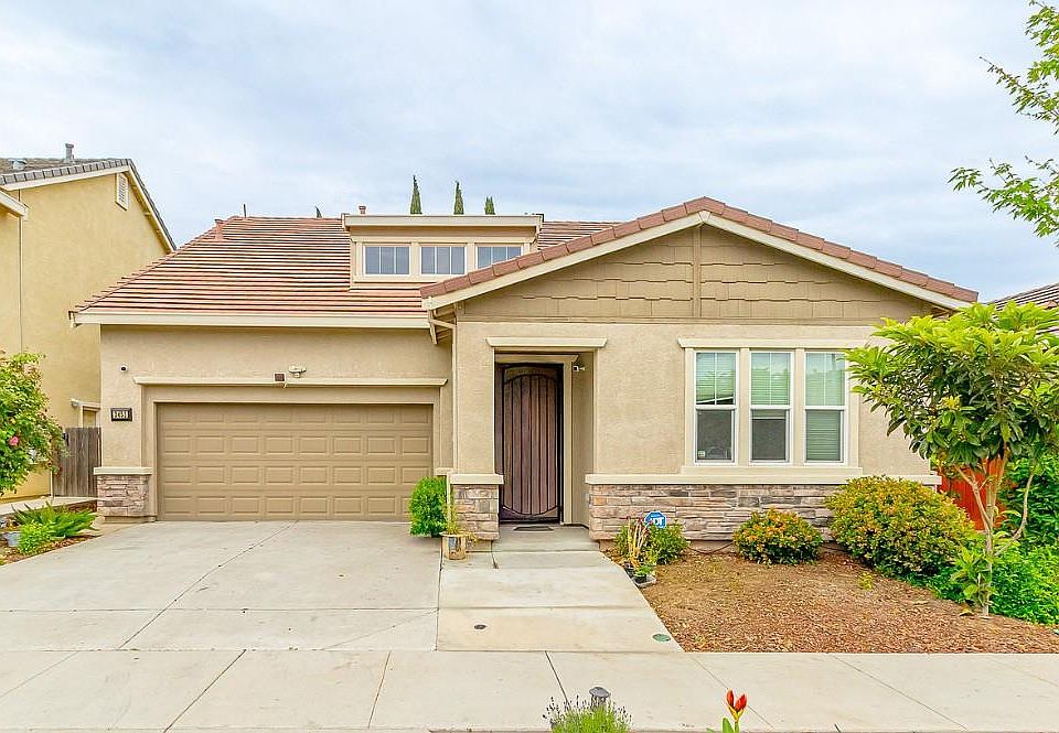 1st image of 3453 Bungalows Dr