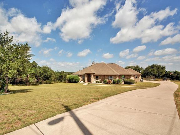 3rd image of 136 Overlook Dr