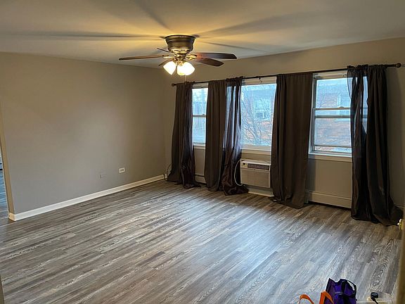 2nd image of 10911 S Lloyd Dr APT 11