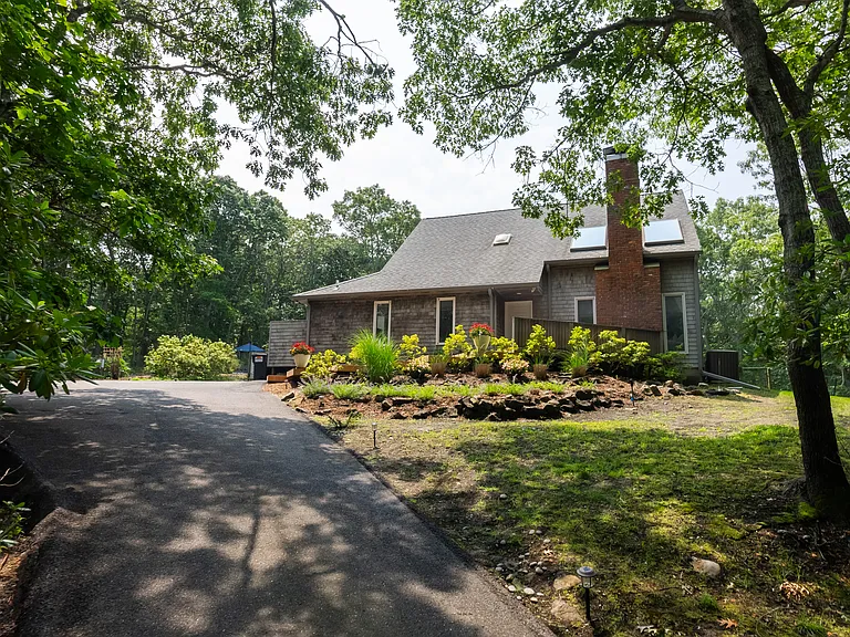 10 Crows Nest Cir — Photo 26