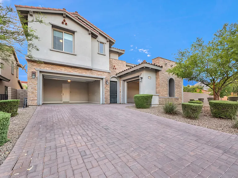 233 Castellari Dr — Photo 43