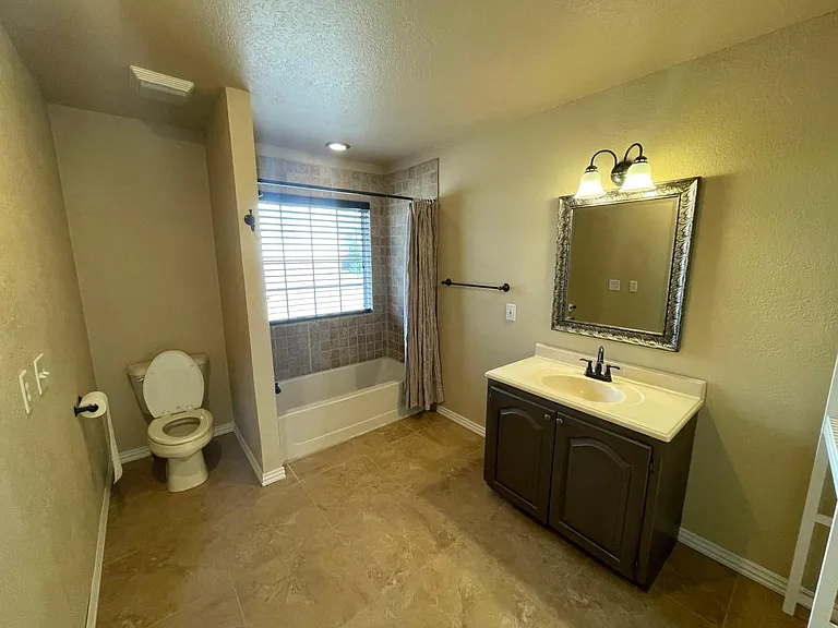 3666 Tara St — Photo 14
