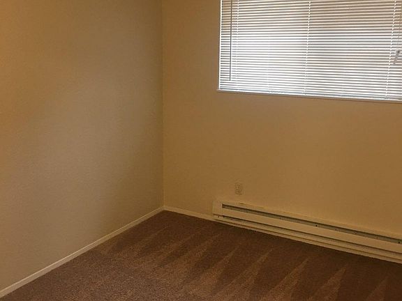 4th image of 13501 98th Avenue Ct E APT 4