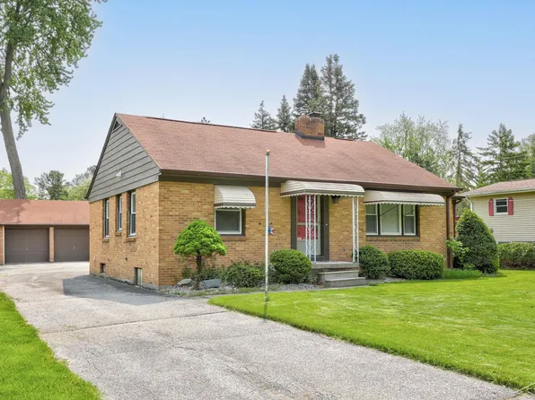 1460 Hemmeter Rd, Saginaw, MI 48638