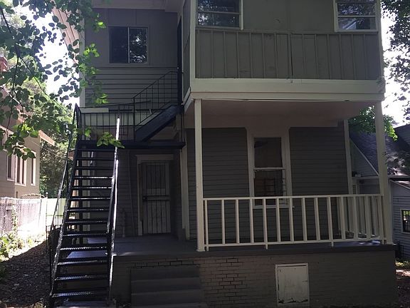 4th image of 1037 Oak St SW