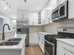 336 E Russell St APT 2, Barrington, IL 60010