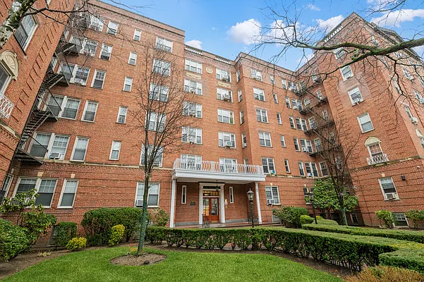 Rented by Douglas Elliman | media 18