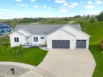2708 7th Ave NW, Minot, ND, 58703