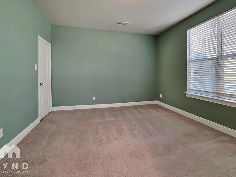 4254 Shavano Dr — Photo 5