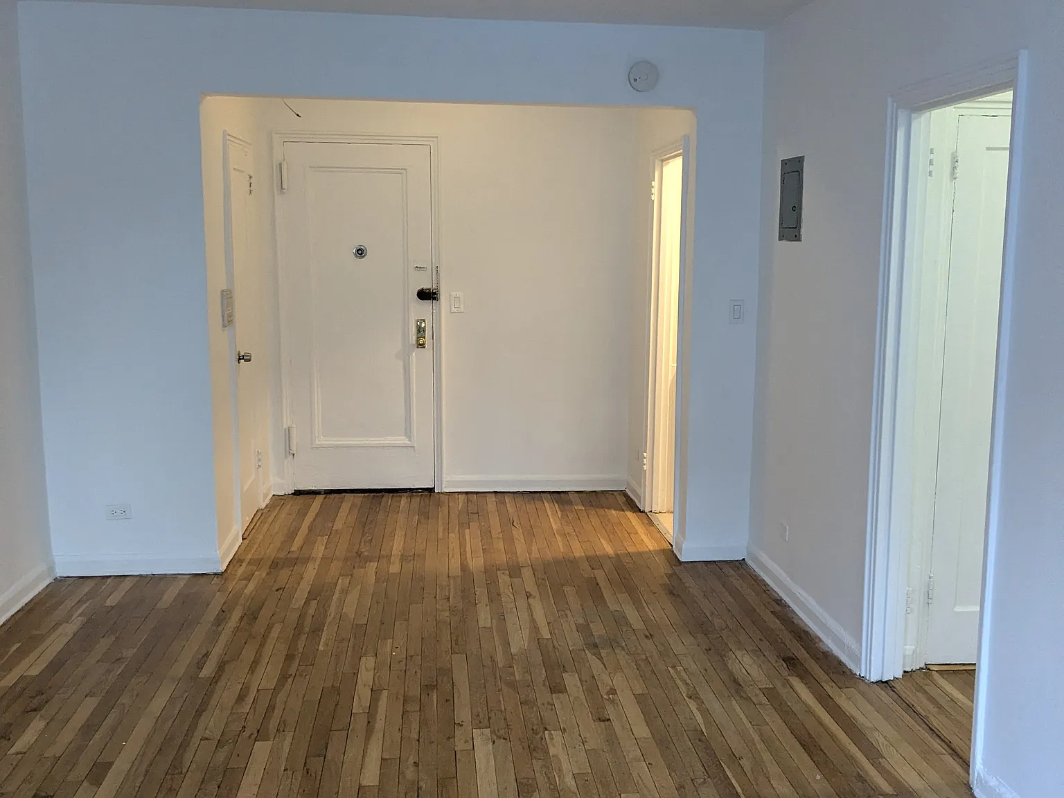 41-90 Frame Place — Photo 3