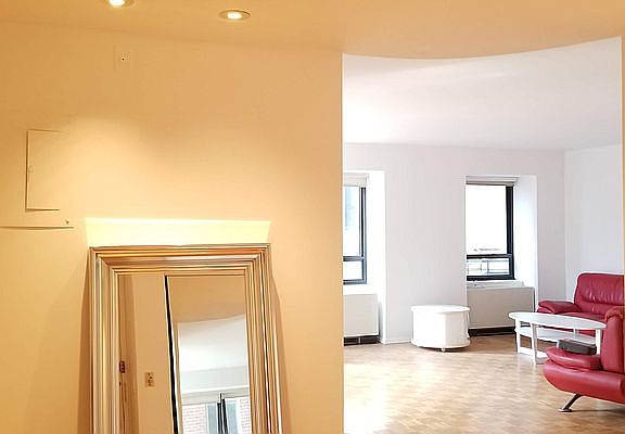 4th image of 240 E 47th St APT 24B