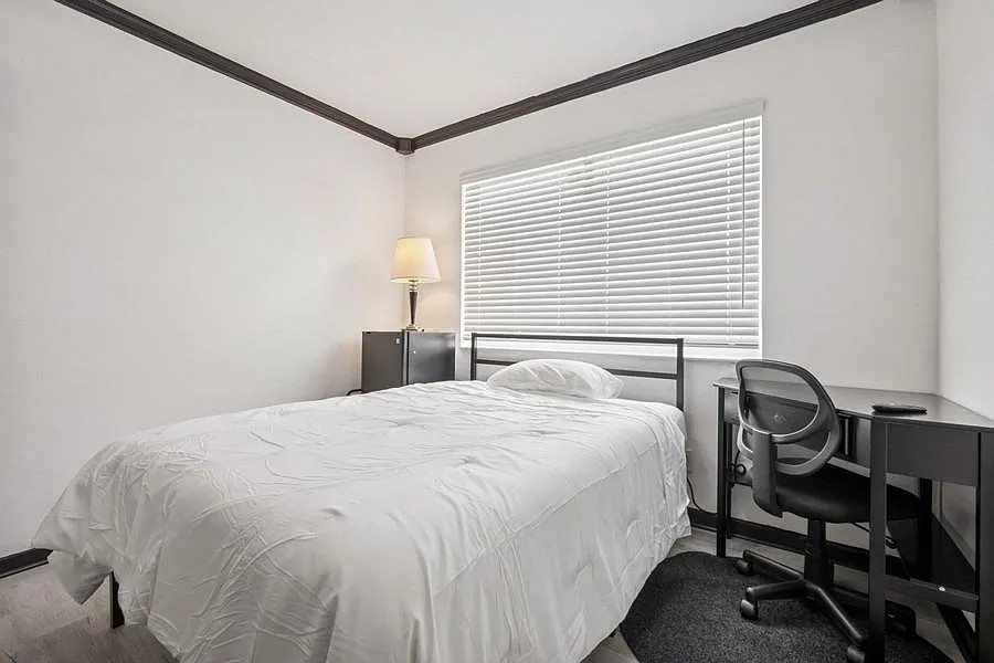 4 bed, 4.0 bath, 1688 sqft, $1,239 — Photo 3