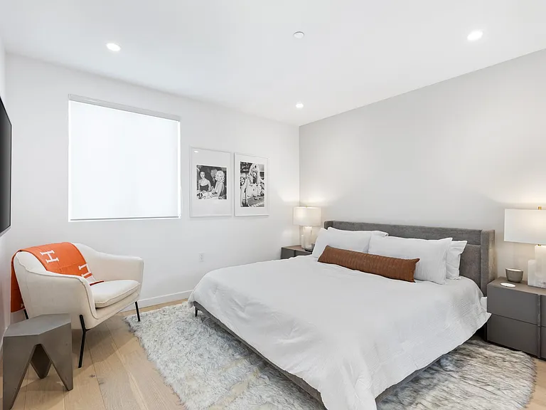 Upstairs Master Bedroom fully outfitted with Luxurious Linens