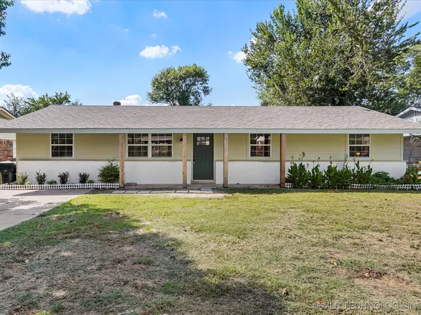 1103 S Choctaw Pl, Claremore, OK 74017