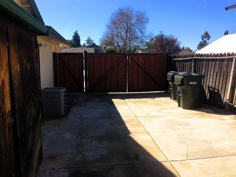 5248 Felicia Ave — Photo 9