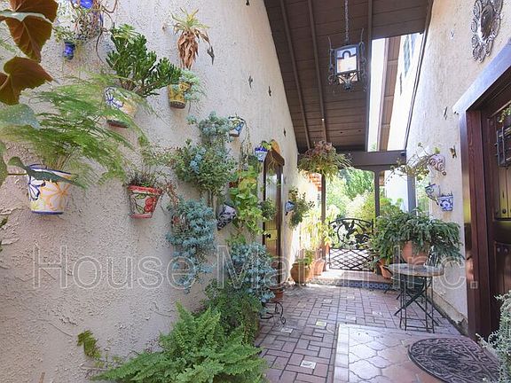 2nd image of 10473 El Comal Dr